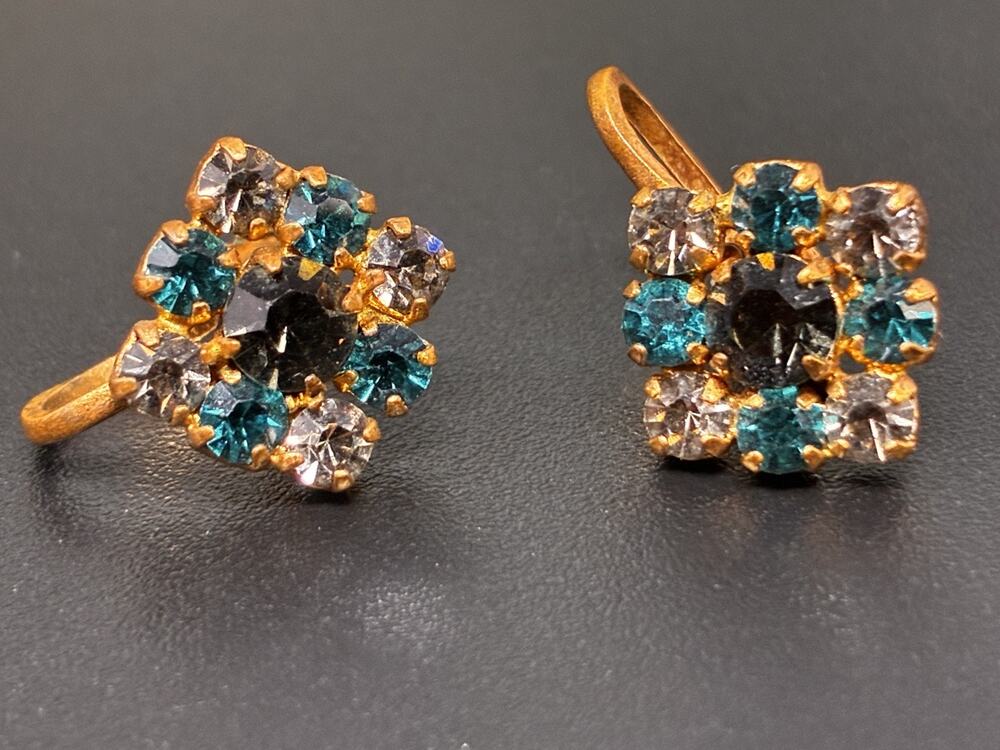 Vintage Austria Rhinestone Screw Back Earrings Teal Clear Gray Floral
